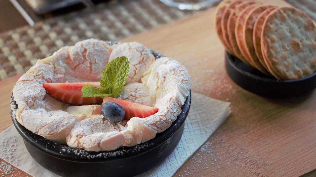 מלון Doubletree By Hilton Esplanade דארווין מסעדה תמונה